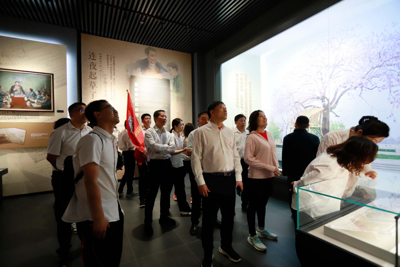 砥礪初心使命，汲取奮進(jìn)力量丨花花牛乳業(yè)集團(tuán)黨委組織開展學(xué)習(xí)“焦裕祿精神”主題黨日活動(dòng)