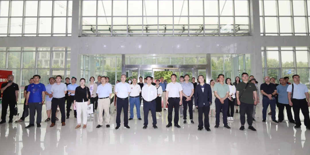 花花牛丨中國人民大學(xué)河南校友會蒞臨花花牛參觀座談 花花牛丨中國人民大學(xué)河南校友會蒞臨花花牛參觀座談