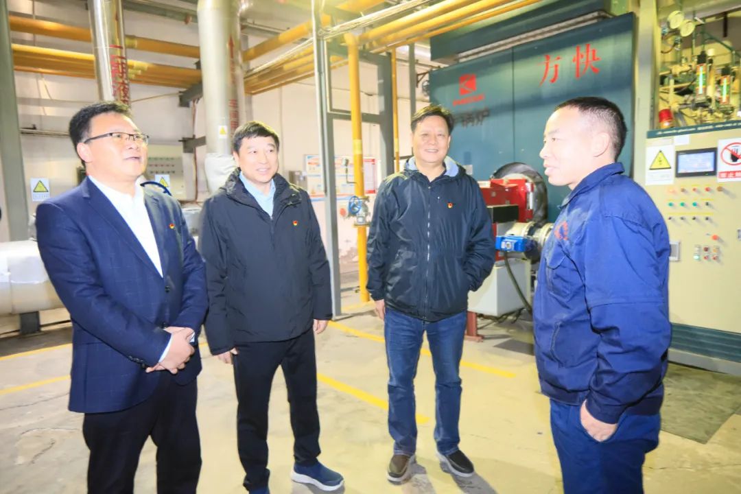 新春慰問(wèn)送關(guān)懷——集團(tuán)黨委書(shū)記、董事長(zhǎng)慰問(wèn)春節(jié)期間堅(jiān)守崗位的一線職工