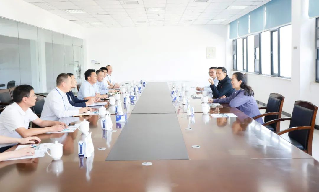 快樂(lè)過(guò)“雙節(jié)”，安全不放假｜河南農(nóng)投集團(tuán)黨委書(shū)記、董事長(zhǎng)李曉寰一行蒞臨花花牛乳業(yè)集團(tuán)開(kāi)展“雙節(jié)”安全生產(chǎn)大檢查活動(dòng)并慰問(wèn)一線職工、