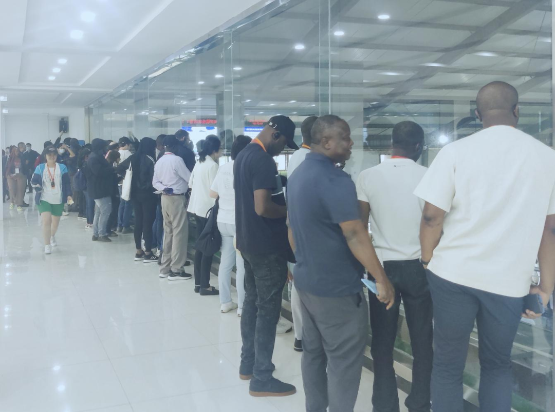 北京大學(xué)南南合作與發(fā)展學(xué)院教授、全球伙伴關(guān)系主任周詠梅一行蒞臨花花牛平輿瑞亞牧業(yè)參觀調(diào)研