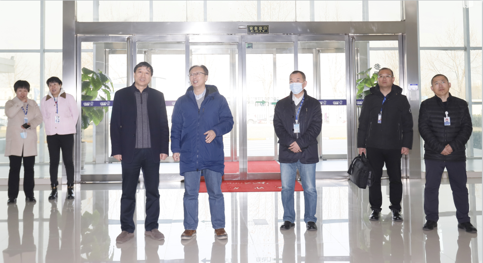 花花牛丨東北農(nóng)大食品學院院長、中原食品實驗室首席科學家姜毓君教授蒞臨花花牛乳業(yè)集團調研