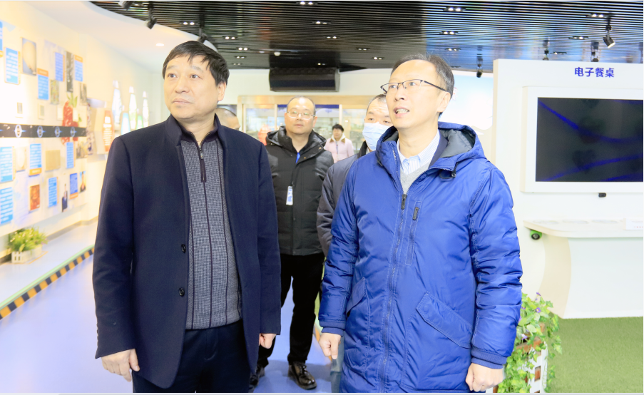 花花牛丨東北農(nóng)大食品學院院長、中原食品實驗室首席科學家姜毓君教授蒞臨花花牛乳業(yè)集團調研