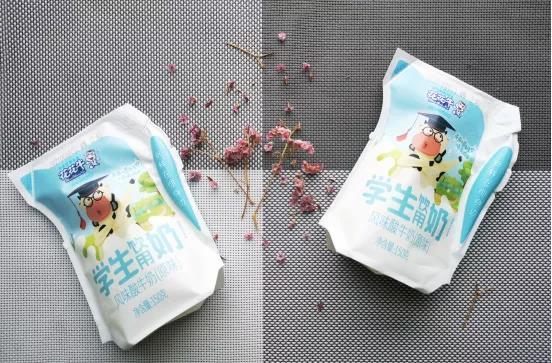 花花牛首款愛(ài)克林低溫學(xué)生飲用酸牛奶上市啦?。?！