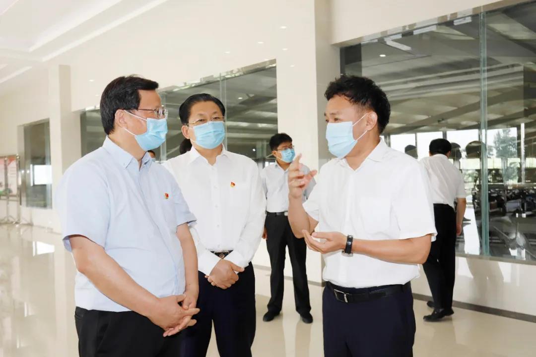 快訊 | 河南省委常委、省紀(jì)委書記、省監(jiān)委主任任正曉蒞臨花花牛乳業(yè)集團(tuán)新蔡瑞亞牧場調(diào)研