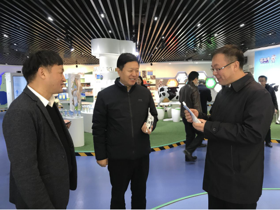 寧夏回族自治區(qū)農(nóng)業(yè)農(nóng)村廳黨組書記、廳長王剛一行蒞臨花花牛乳業(yè)集團(tuán)調(diào)研