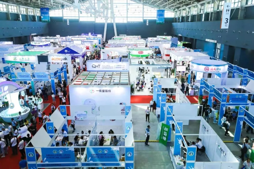 中國乳制品工業(yè)協(xié)會(huì)第二十五次年會(huì)召開！花花?？偛枚T峰獲“振興乳業(yè)領(lǐng)軍人”榮譽(yù)稱號(hào)