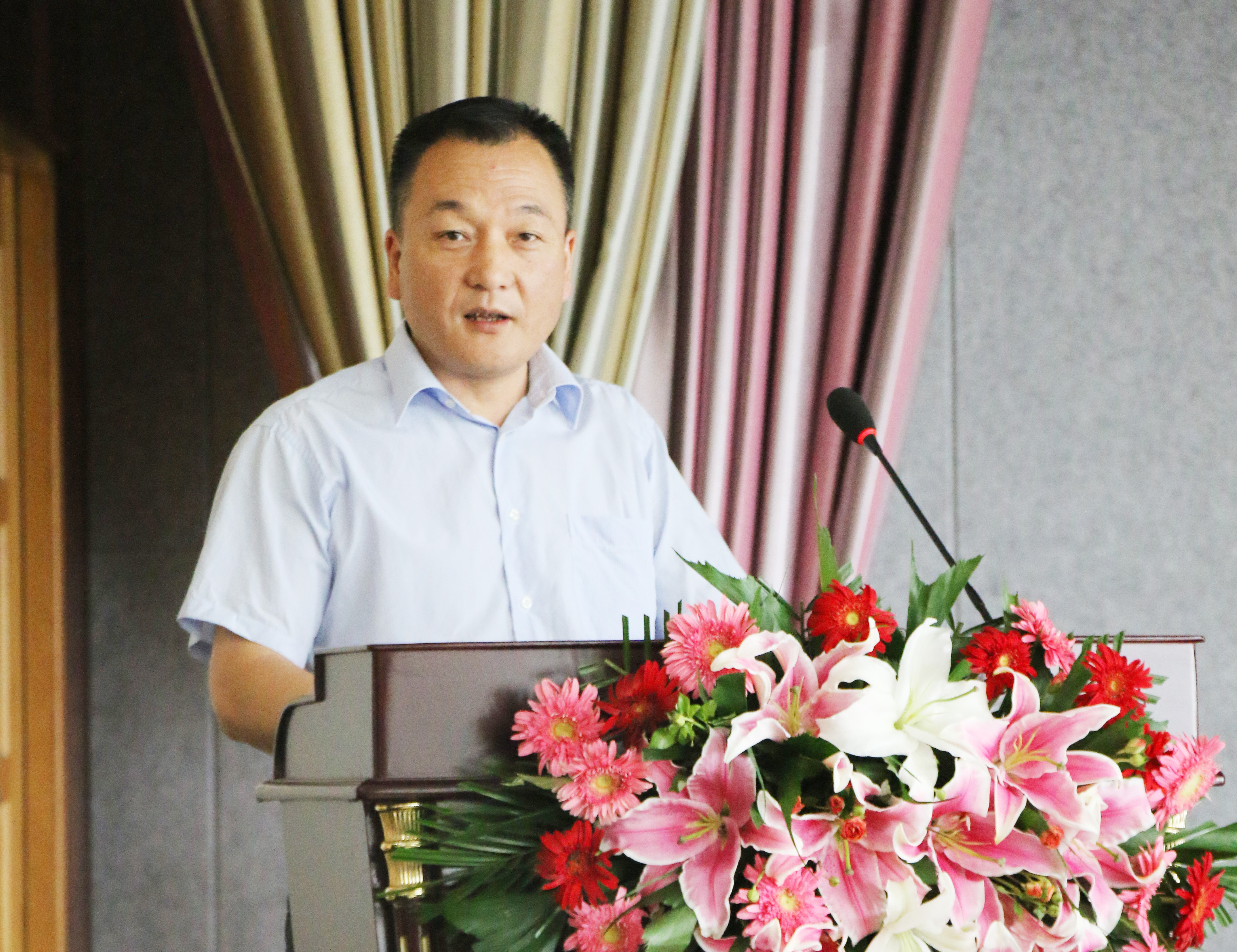 揚(yáng)帆再起航 | 花花牛乳業(yè)集團(tuán)養(yǎng)殖、飼料事業(yè)部2019上半年總結(jié)表彰暨下半年工作部署大會隆重召開