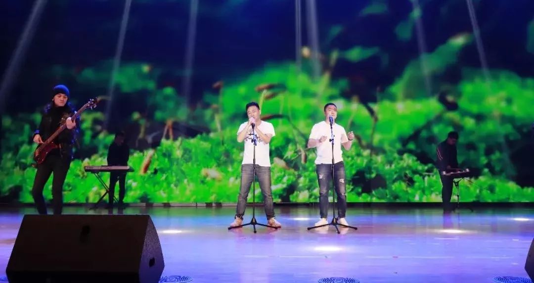 “贏在2019”，花花牛乳業(yè)集團(tuán)2019年新春晚會(huì)盛大開(kāi)幕