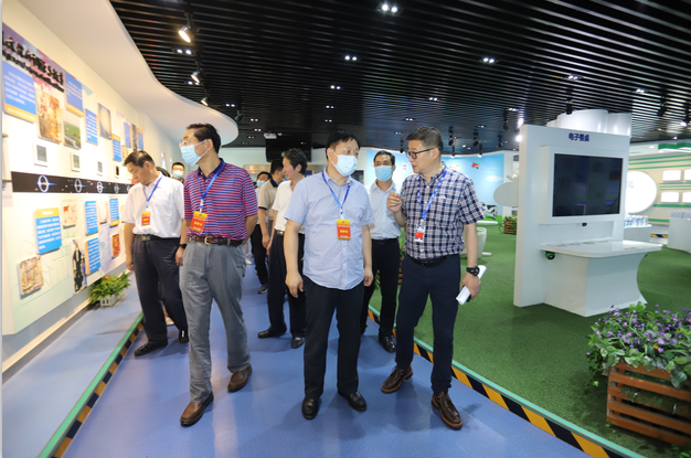 快訊 | 鄭州市人大代表蒞臨河南花花牛乳業(yè)集團參觀調研